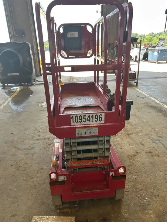 2019 MEC MICRO 19 Scissor Lift