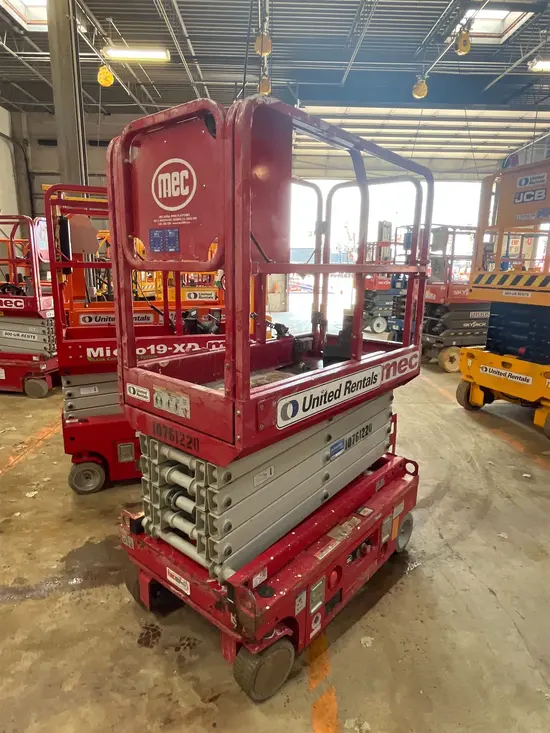 2018 MEC MICRO 19 Scissor Lift