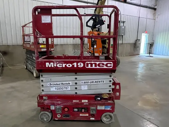 2018 MEC MICRO 19 Scissor Lift
