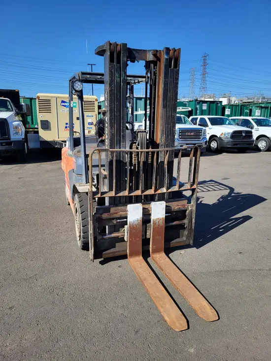 2015 Toyota 8FD35U Warehouse Forklift