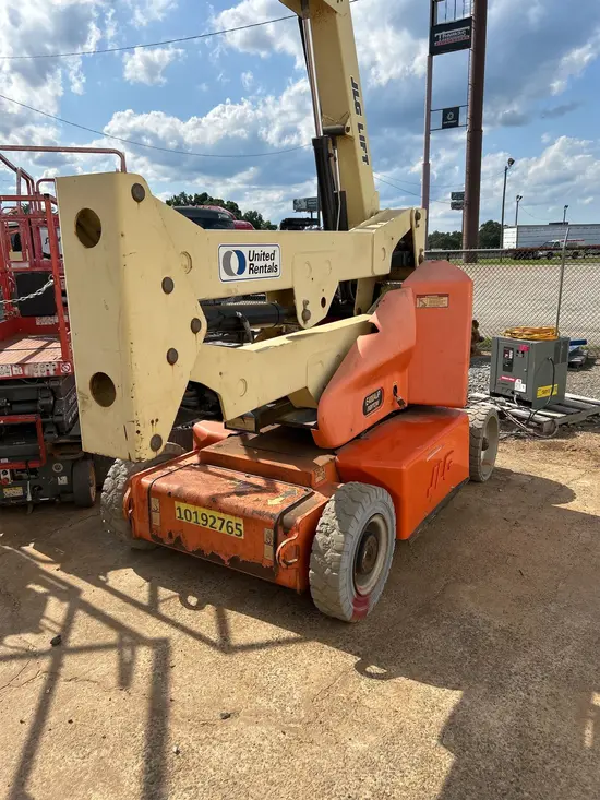 2013 JLG E400AJPN Articulating Boom Lift