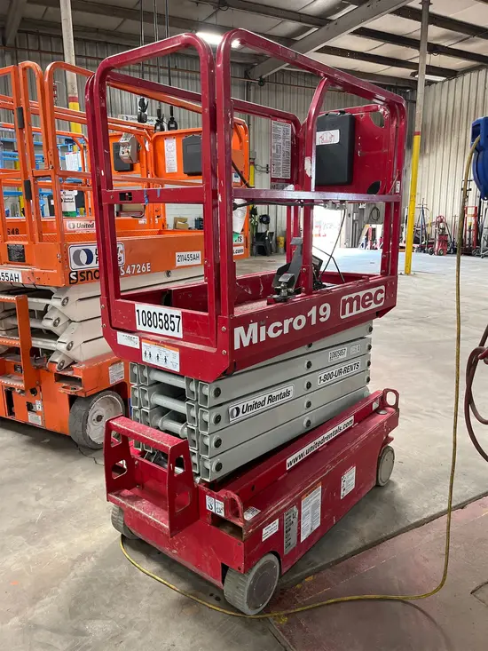 2018 MEC MICRO 19 Scissor Lift