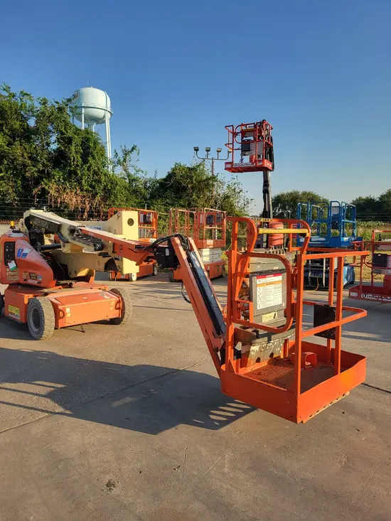 2017 JLG E400AJPN Articulating Boom Lift