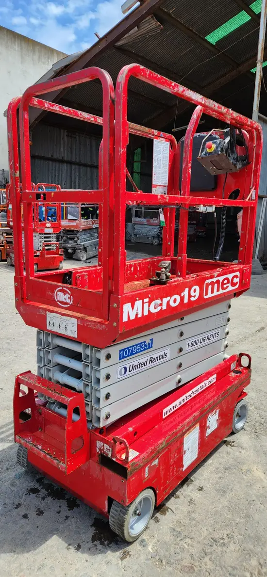 2018 MEC MICRO 19 Scissor Lift