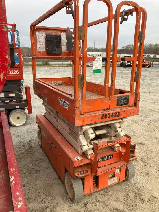 2018 Snorkel S3219E Scissor Lift