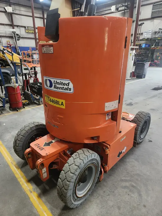 2015 JLG E300AJP Articulating Boom Lift