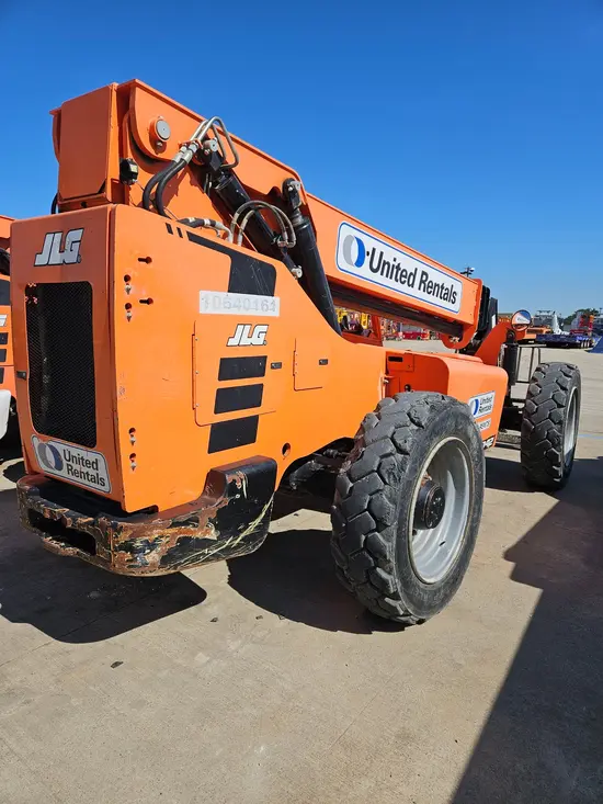 2017 SKYTRAK 8042 Forklift