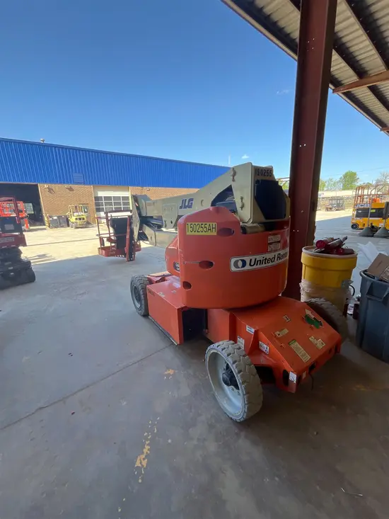 2015 JLG E400AJPN Articulating Boom Lift
