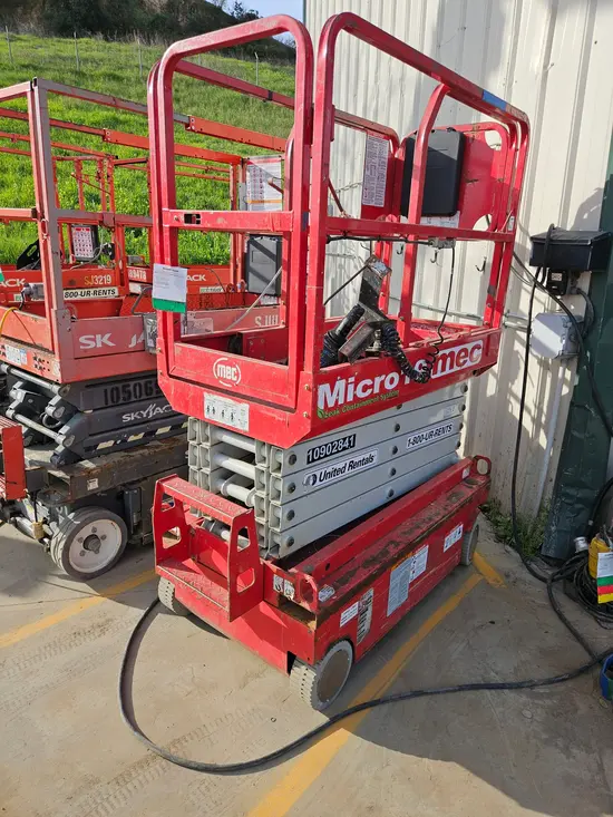 2019 MEC MICRO 19 Scissor Lift