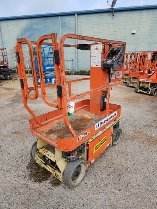 2019 JLG 1230ES Self-Propelled One-Person Lift