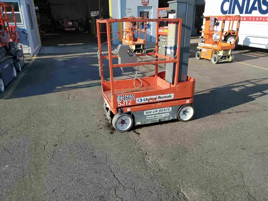 2015 Skyjack SJ12 Self-Propelled One-Person Lift