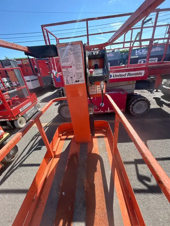 2014 JLG 1230ES Self-Propelled One-Person Lift