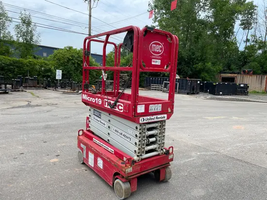 2018 MEC MICRO 19 Scissor Lift
