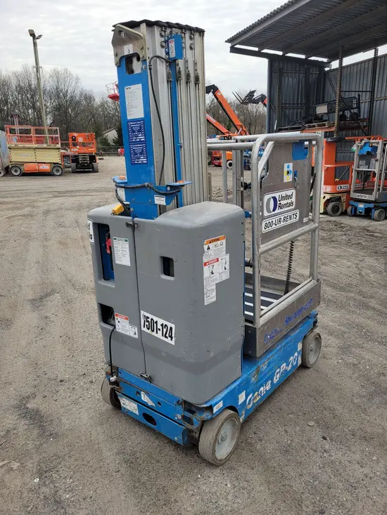 2017 Genie GR-20 Self-Propelled One-Person Lift