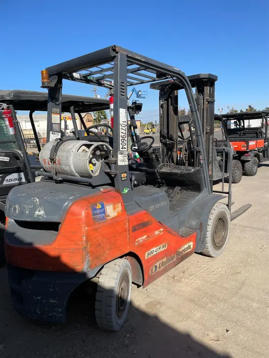 2018 Toyota 8FGU25 Warehouse Forklift