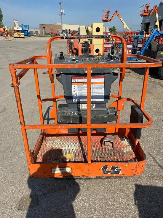 2012 JLG E400AJPN Articulating Boom Lift
