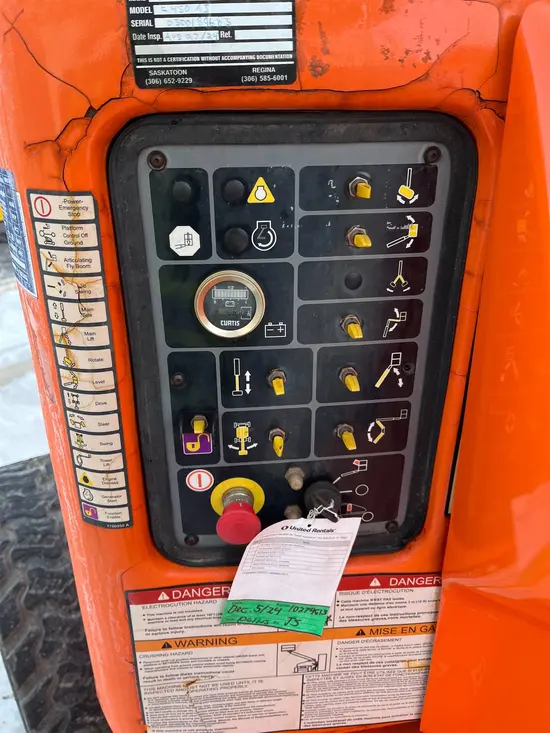 2014 JLG E450AJ Articulating Boom Lift
