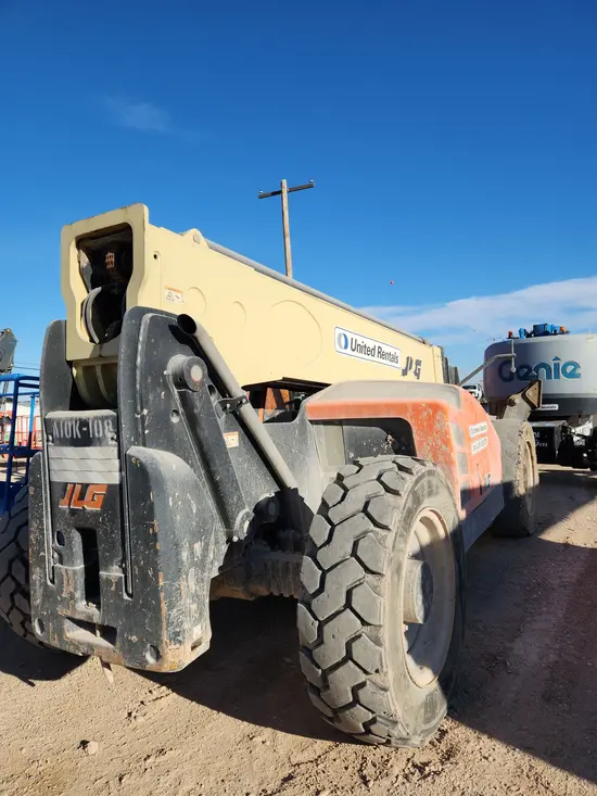 2015 JLG 1055 Forklift