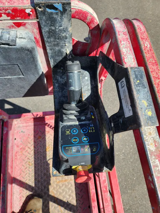 2018 MEC MICRO 19 Scissor Lift