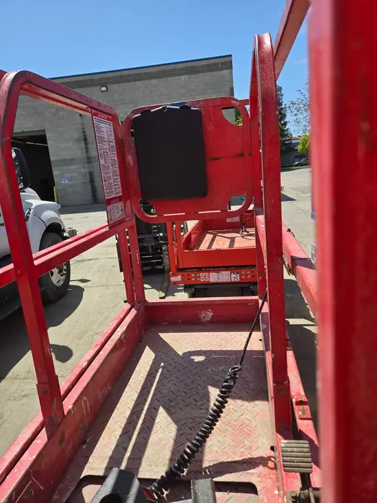 2019 MEC MICRO 19 Scissor Lift