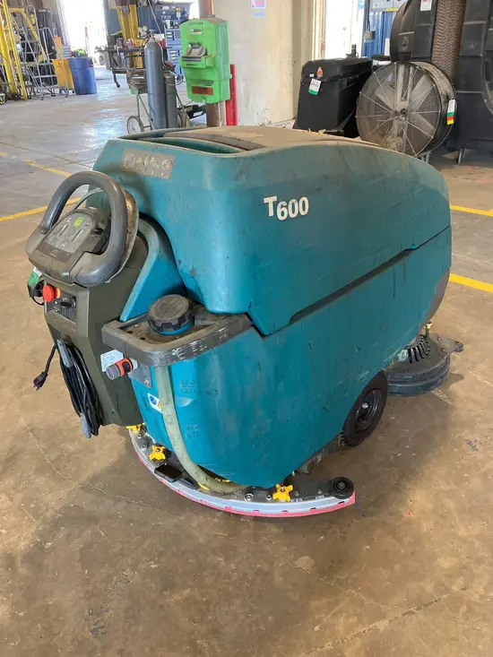 2019 Tennant T600-28 Scrubber