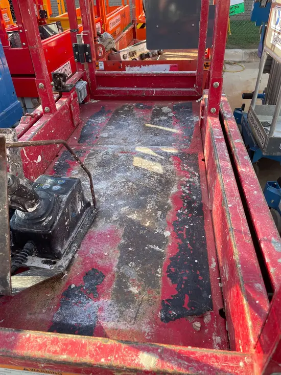 2018 MEC MICRO 19 Scissor Lift