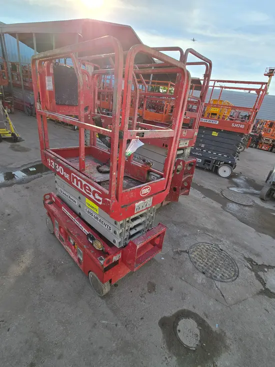 2017 MEC 1330SE Scissor Lift