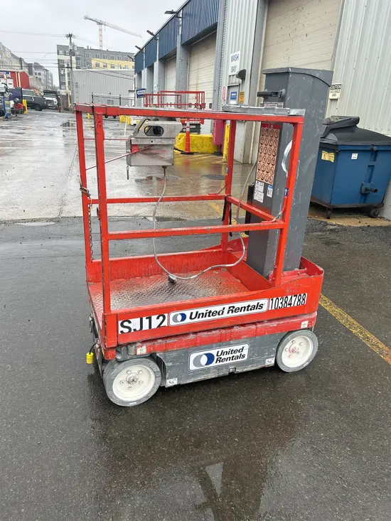 2015 Skyjack SJ12 Self-Propelled One-Person Lift
