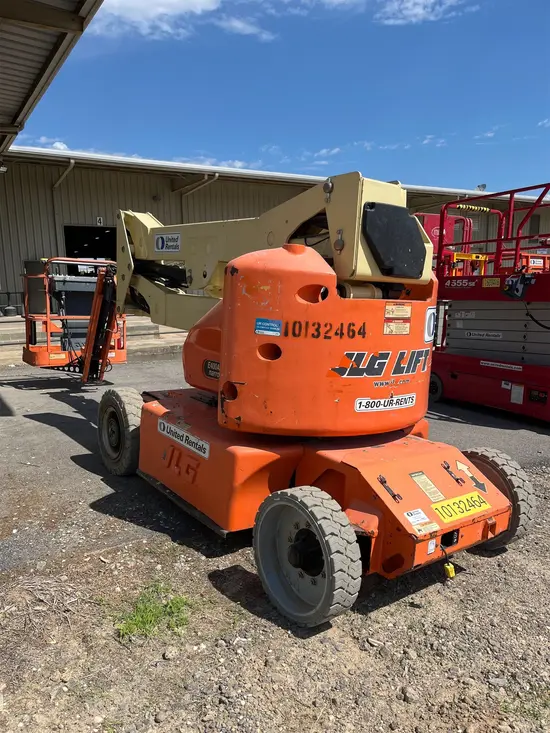 2013 JLG E400AJPN Articulating Boom Lift