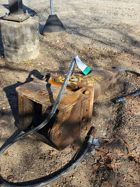 2017 Atlas Copco SB 452 Attachment