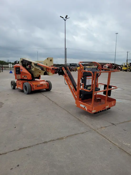 2015 JLG E400AJPN Articulating Boom Lift