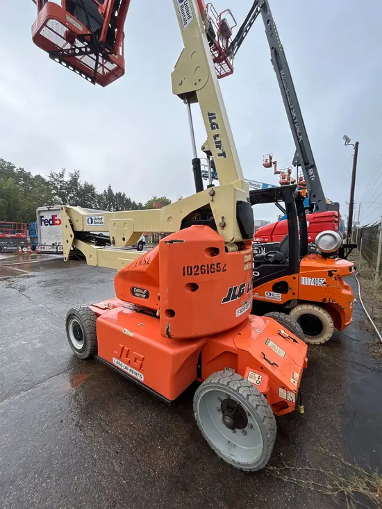 2014 JLG E400AJPN Articulating Boom Lift