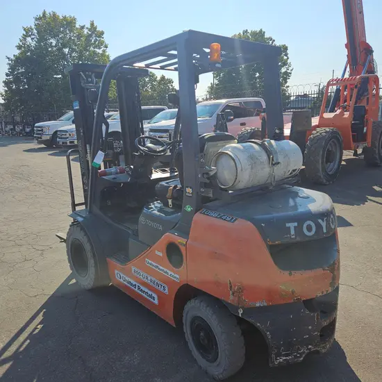 2019 Toyota 8FGU25 Warehouse Forklift