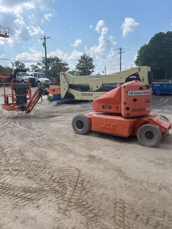 2014 JLG E400AJPN Articulating Boom Lift