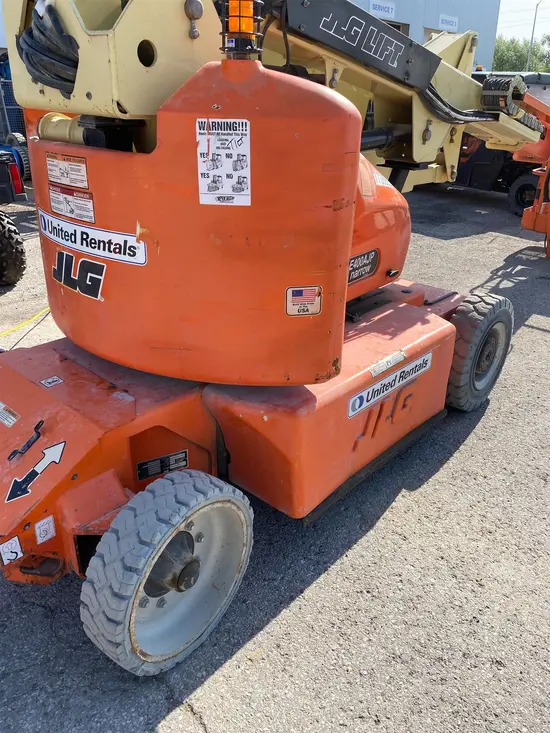 2012 JLG E400AJPN Articulating Boom Lift