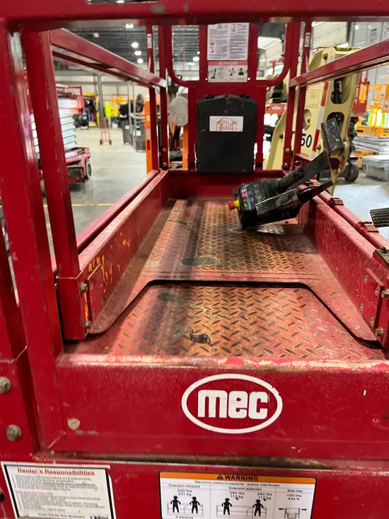 2018 MEC MICRO 19 Scissor Lift
