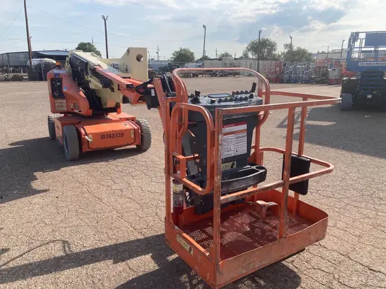 2015 JLG E400AJPN Articulating Boom Lift