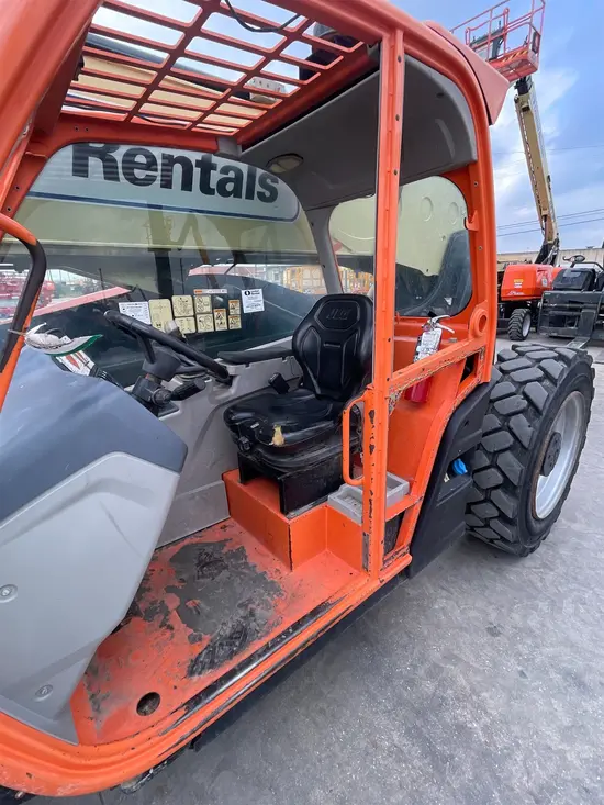 2016 JLG 1055 Forklift