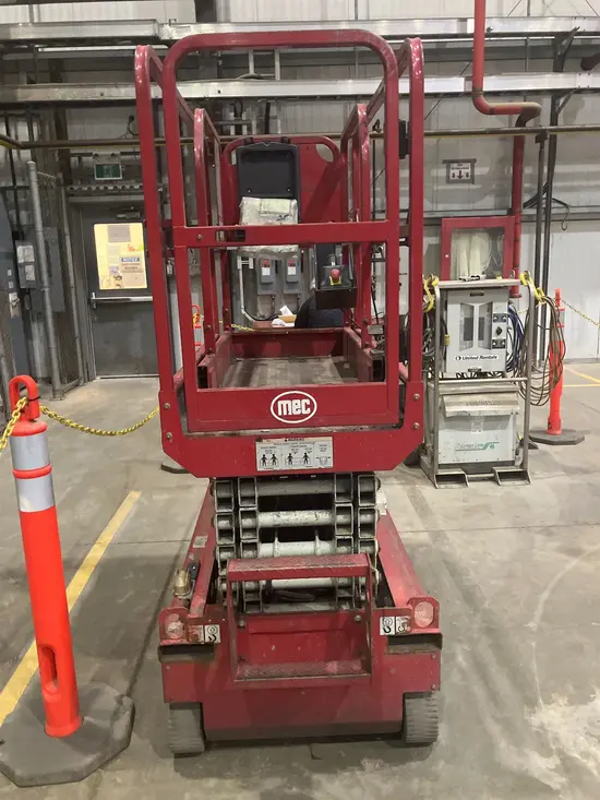 2018 MEC MICRO 19 Scissor Lift