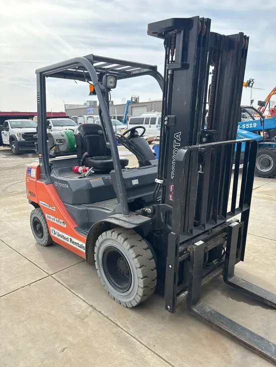 2018 Toyota 8FGU25 Warehouse Forklift