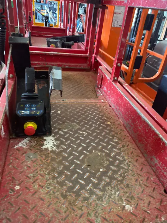 2018 MEC MICRO 19 Scissor Lift