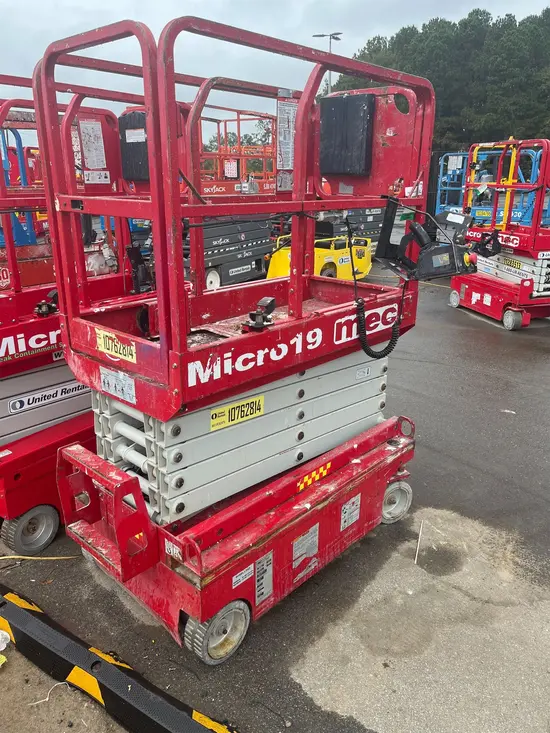 2018 MEC MICRO 19 Scissor Lift