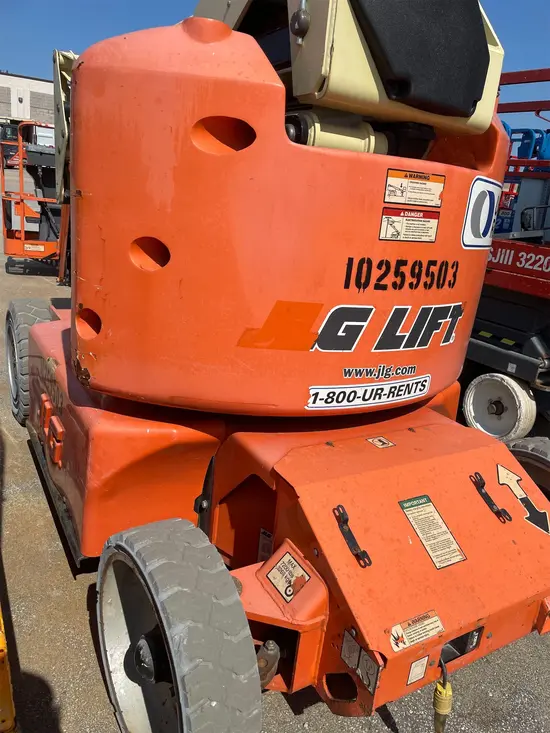 2014 JLG E400AJPN Articulating Boom Lift