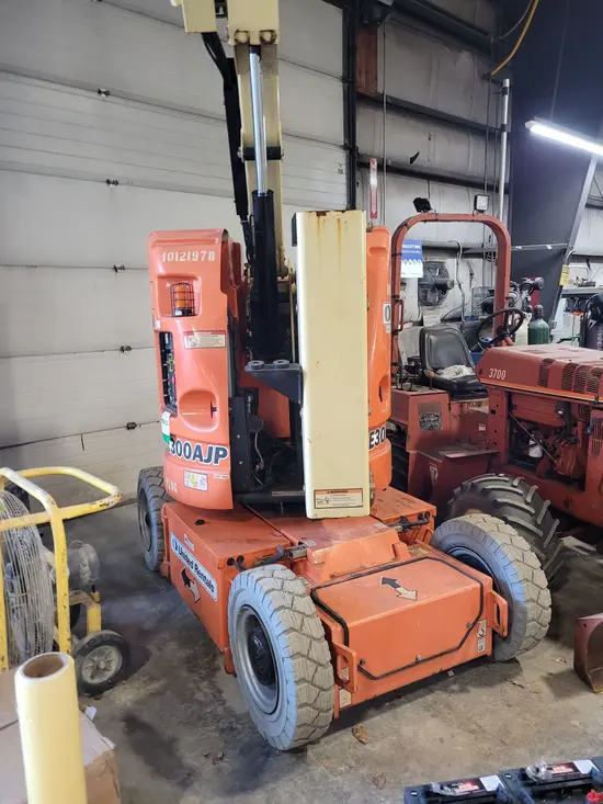 2013 JLG E300AJP Articulating Boom Lift