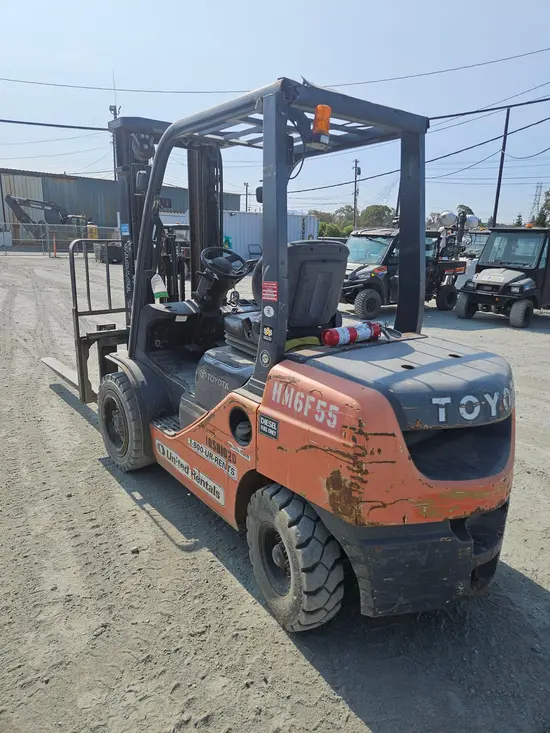 2017 Toyota 8FDU30 Warehouse Forklift