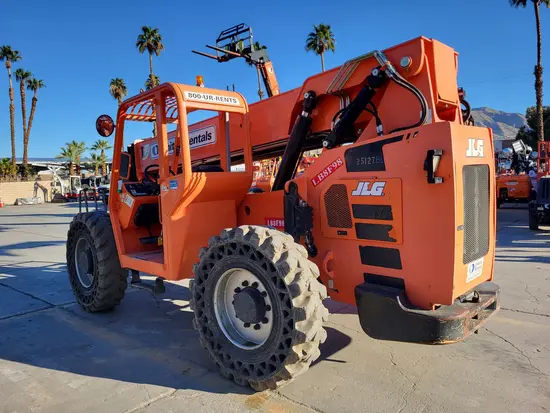 2015 SKYTRAK 6042 Forklift