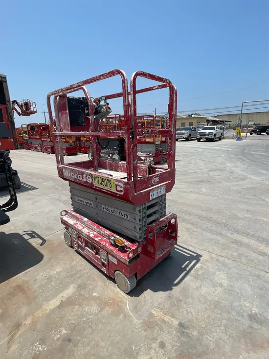 2018 MEC MICRO 19 Scissor Lift