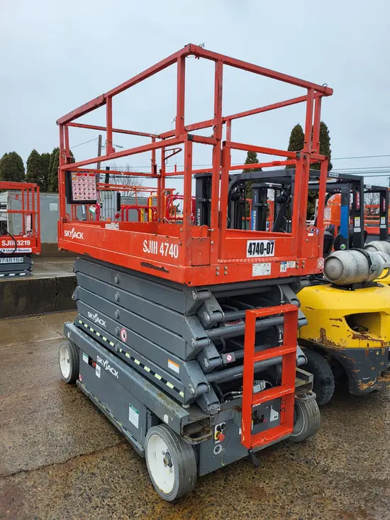 2016 Skyjack SJIII4740 Scissor Lift