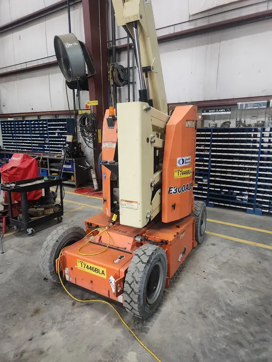 2015 JLG E300AJP Articulating Boom Lift
