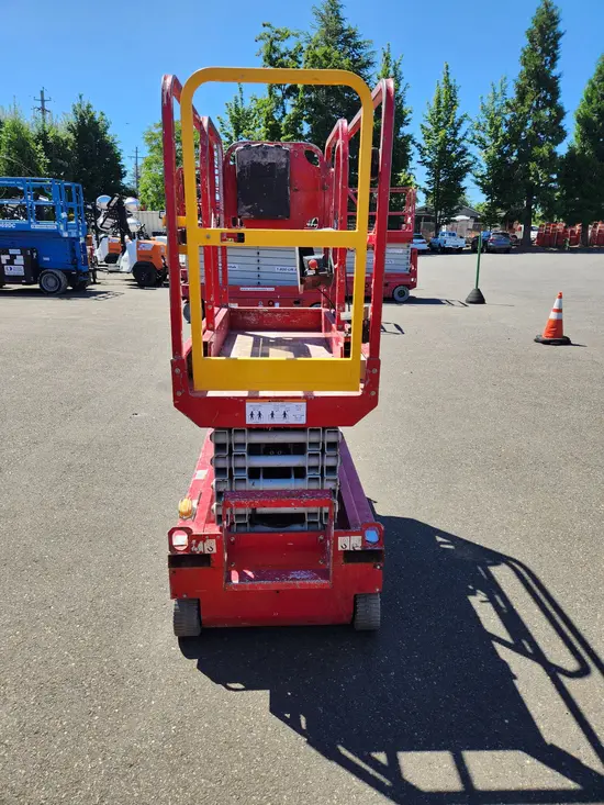 2018 MEC MICRO 19 Scissor Lift